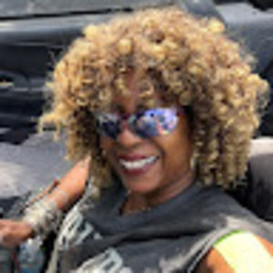 Meet your Posher, Lorraine